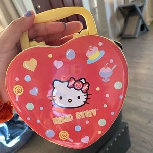 Hello kitty tin can purse